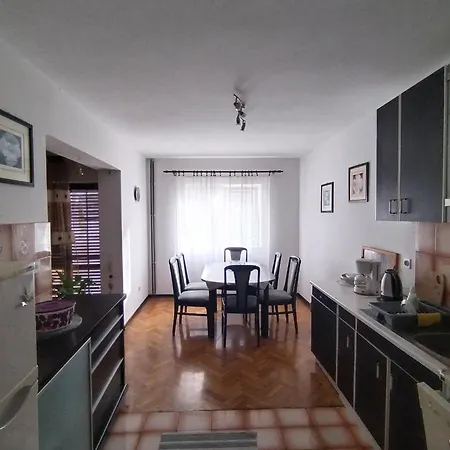 Zlata Rab Apartament *